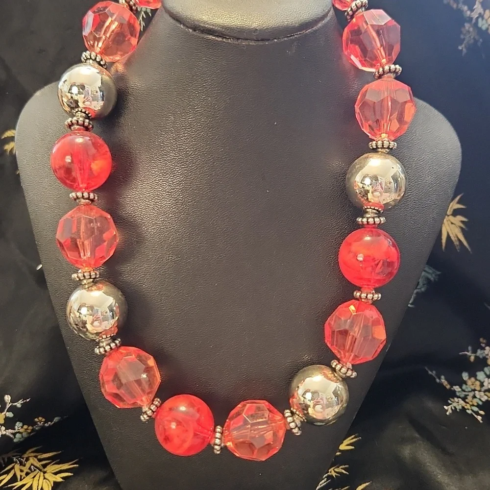 Paparazzi Very Volomous Red Necklace